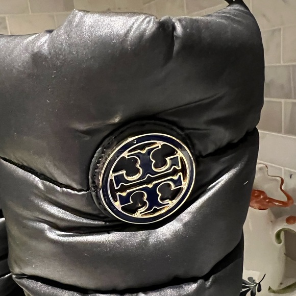 VEUC AUTHENTIC TORY BURCH PUFFER BOOTS SIZE 9 - Picture 2 of 3